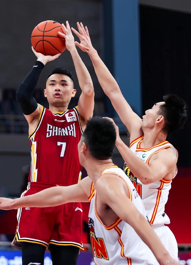 lol竞猜官方网站-包含CBA季后赛赛程吃紧；成都蓉城集结日单刀错失；更衣室稳定；医务组通报恢复的词条